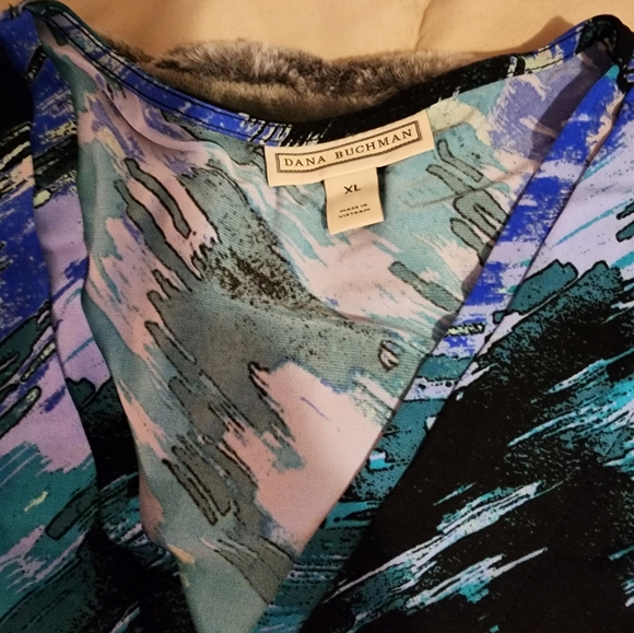 Top - Picture 2 of 3